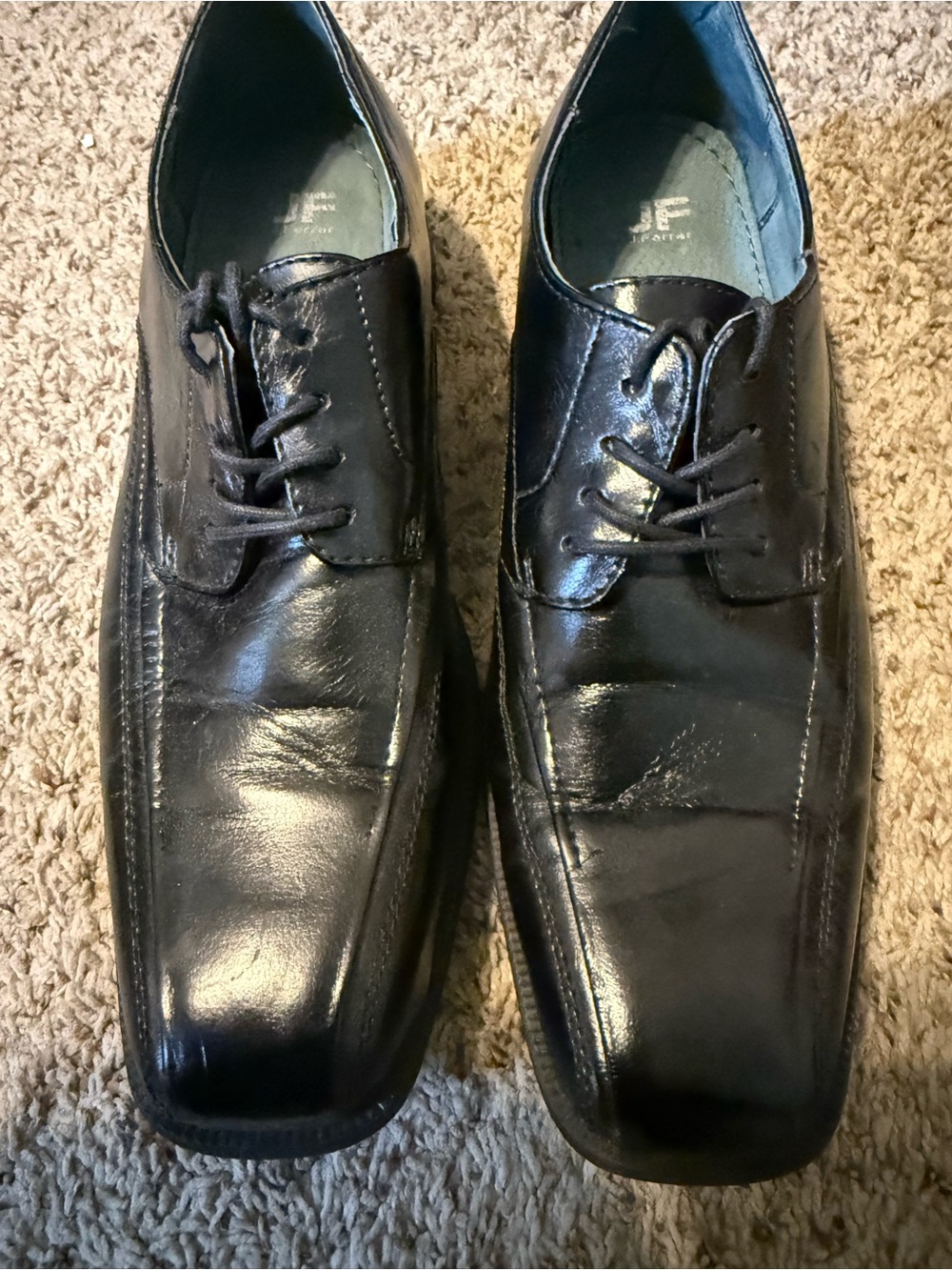 JF Collection Black Leather Lace-Up Oxfords